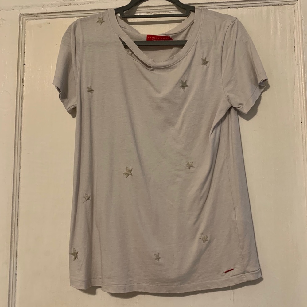 n: Philanthropy star tee size small